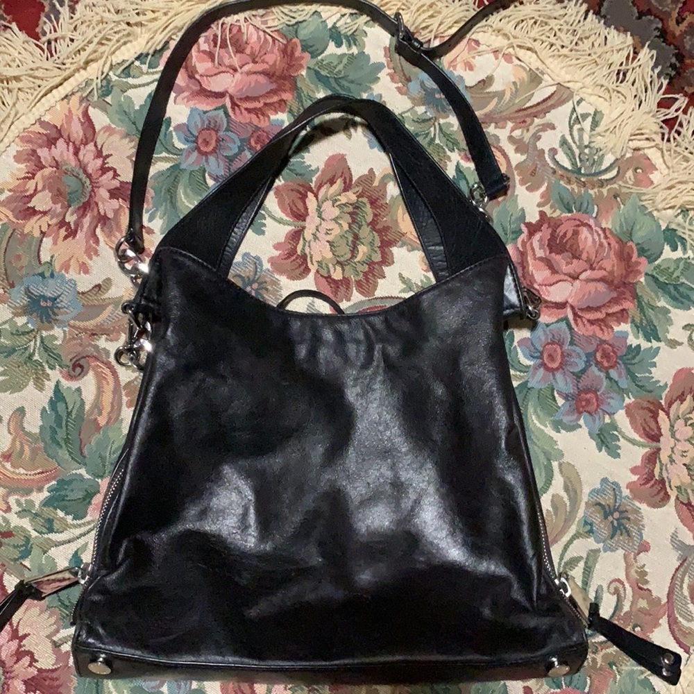 Elegant MICHAEL KORS Black Leather Shoulder Bag